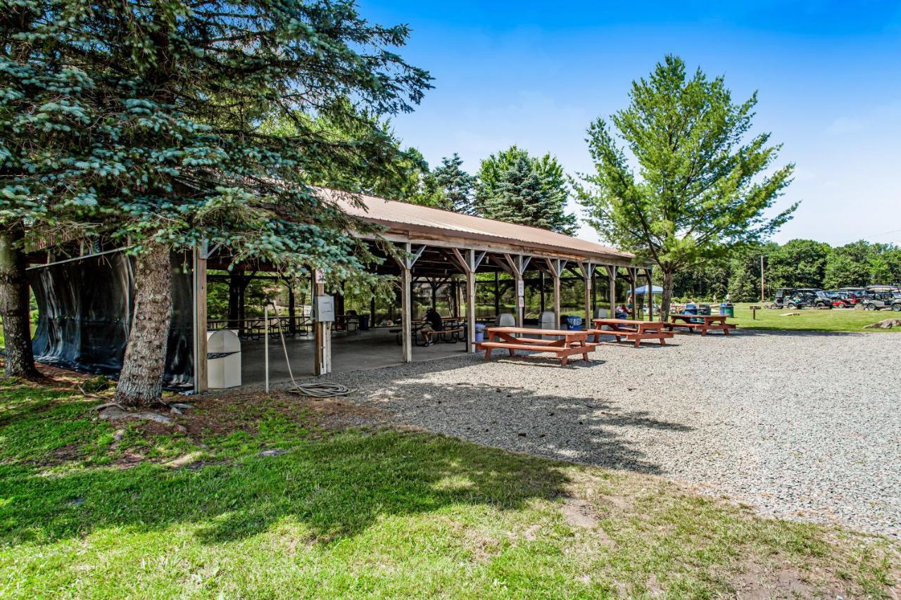 Friendship Lodge Pocono Lake Buitenkant foto