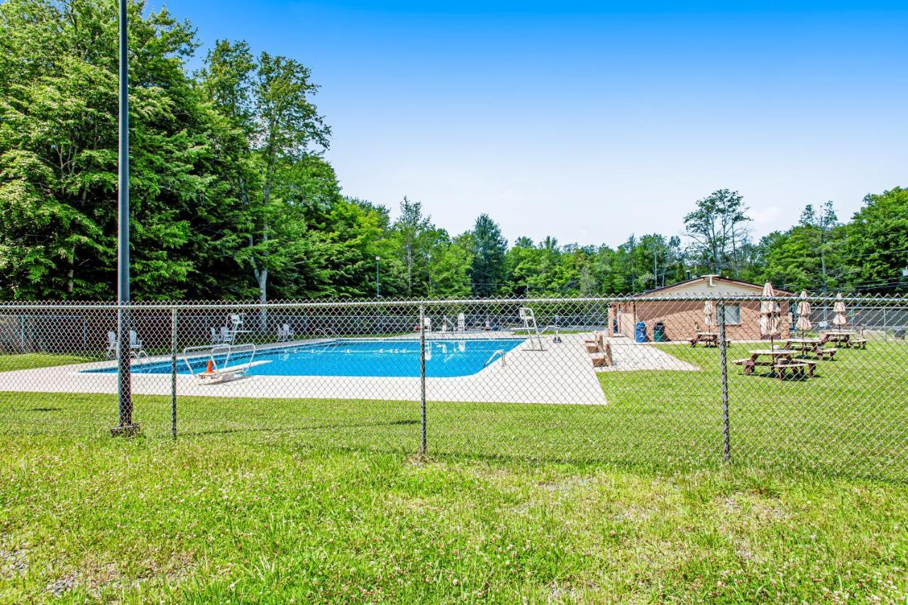 Friendship Lodge Pocono Lake Buitenkant foto